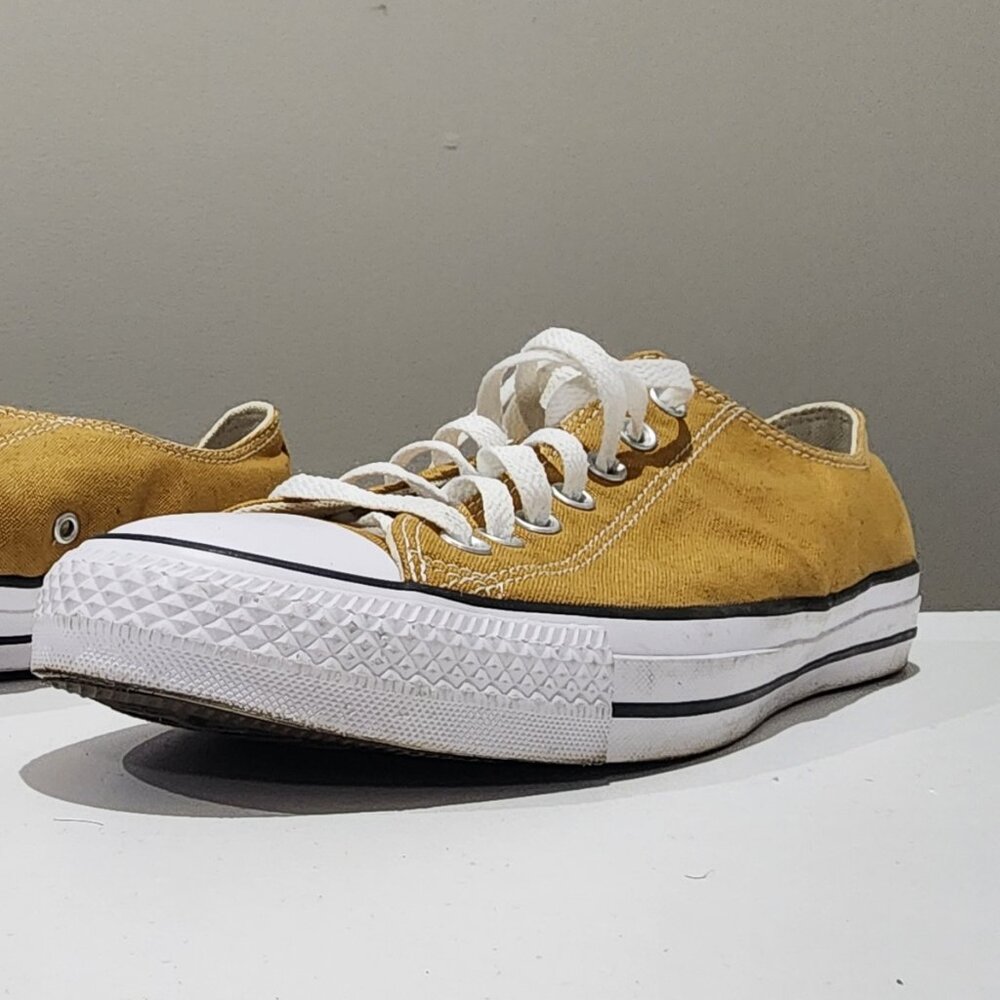 Converse Chuck Taylors Size 13